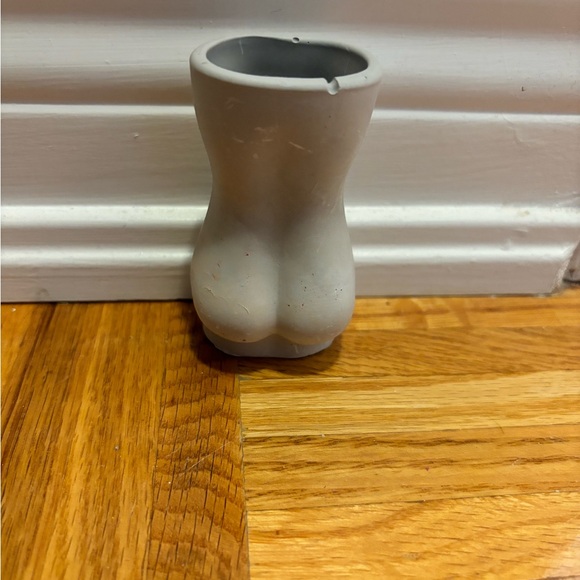 Woman’s Body Mini Vase (free with another purchase!) - Picture 3 of 5